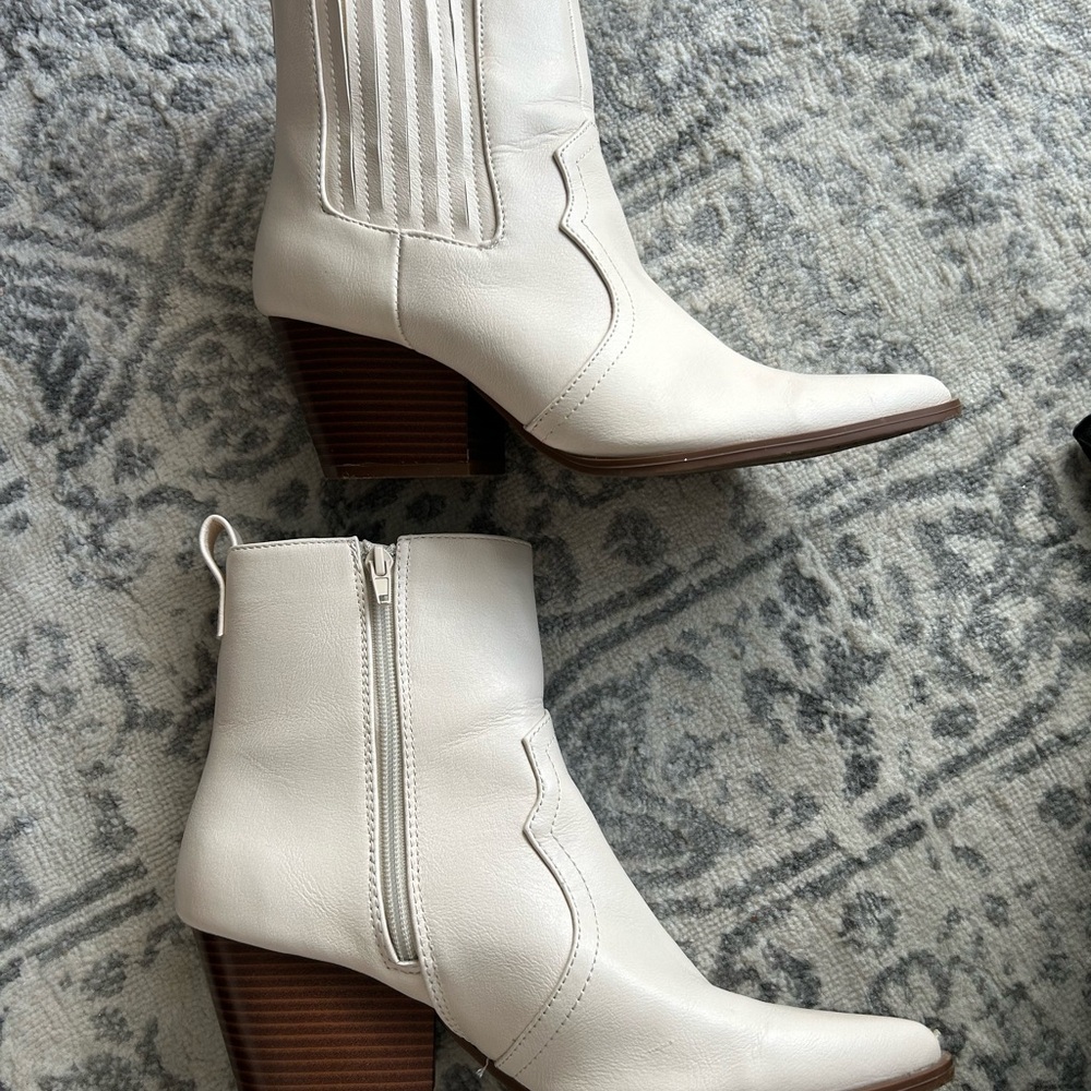 Pink Lily Cream Heeled Boots